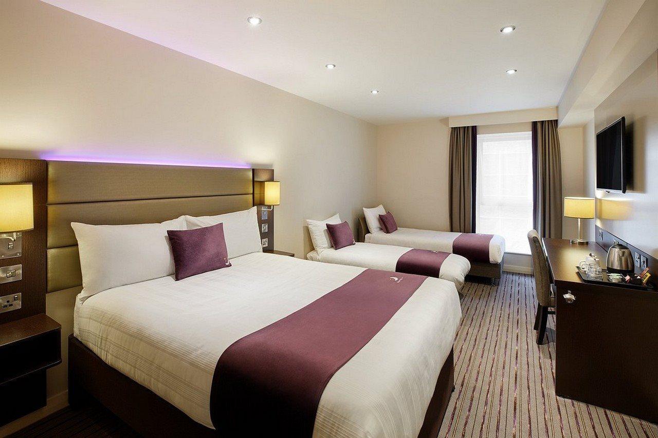 Premier Inn Leeds City Centre Exterior photo